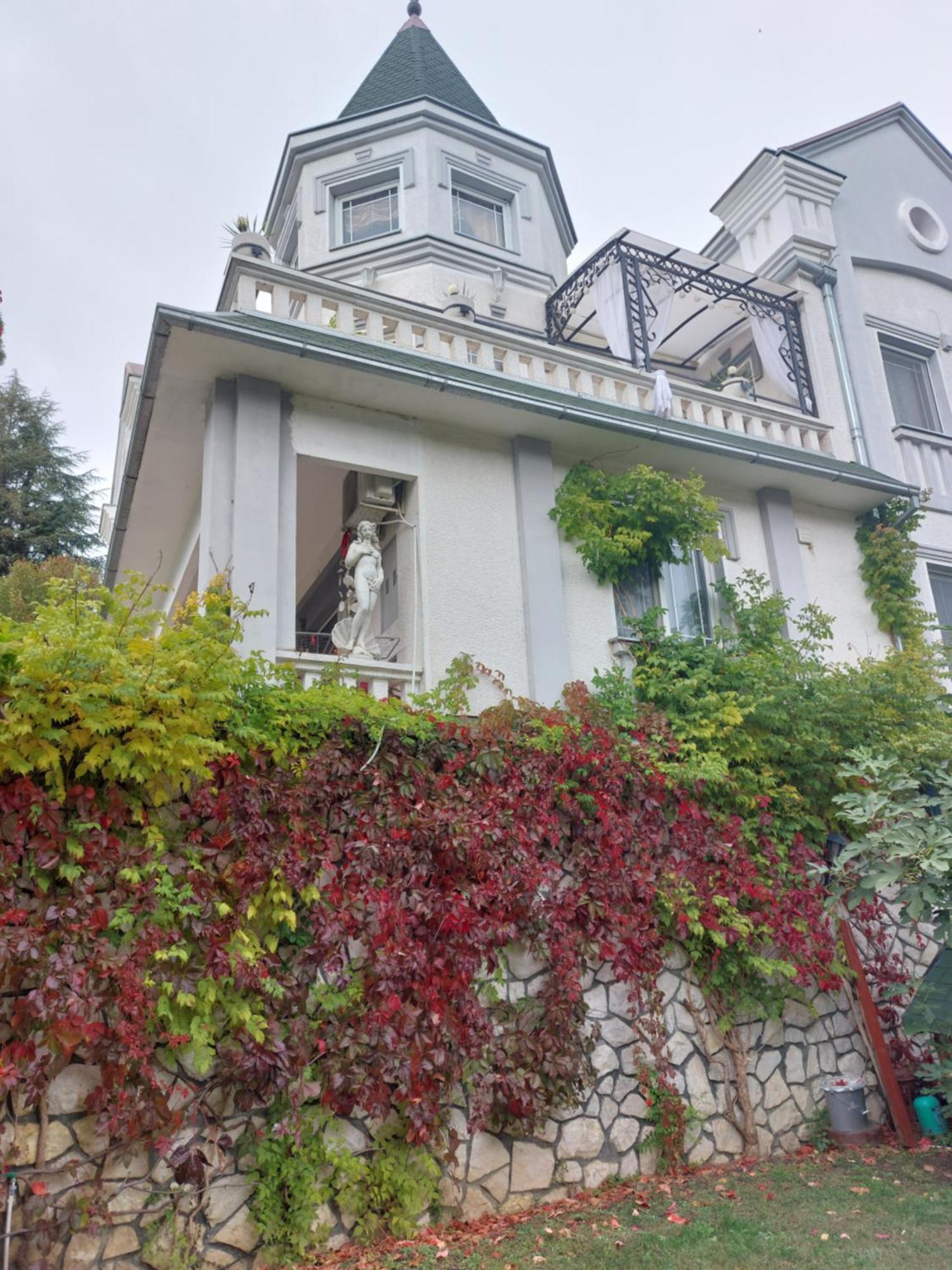 Kraljica Apartment *